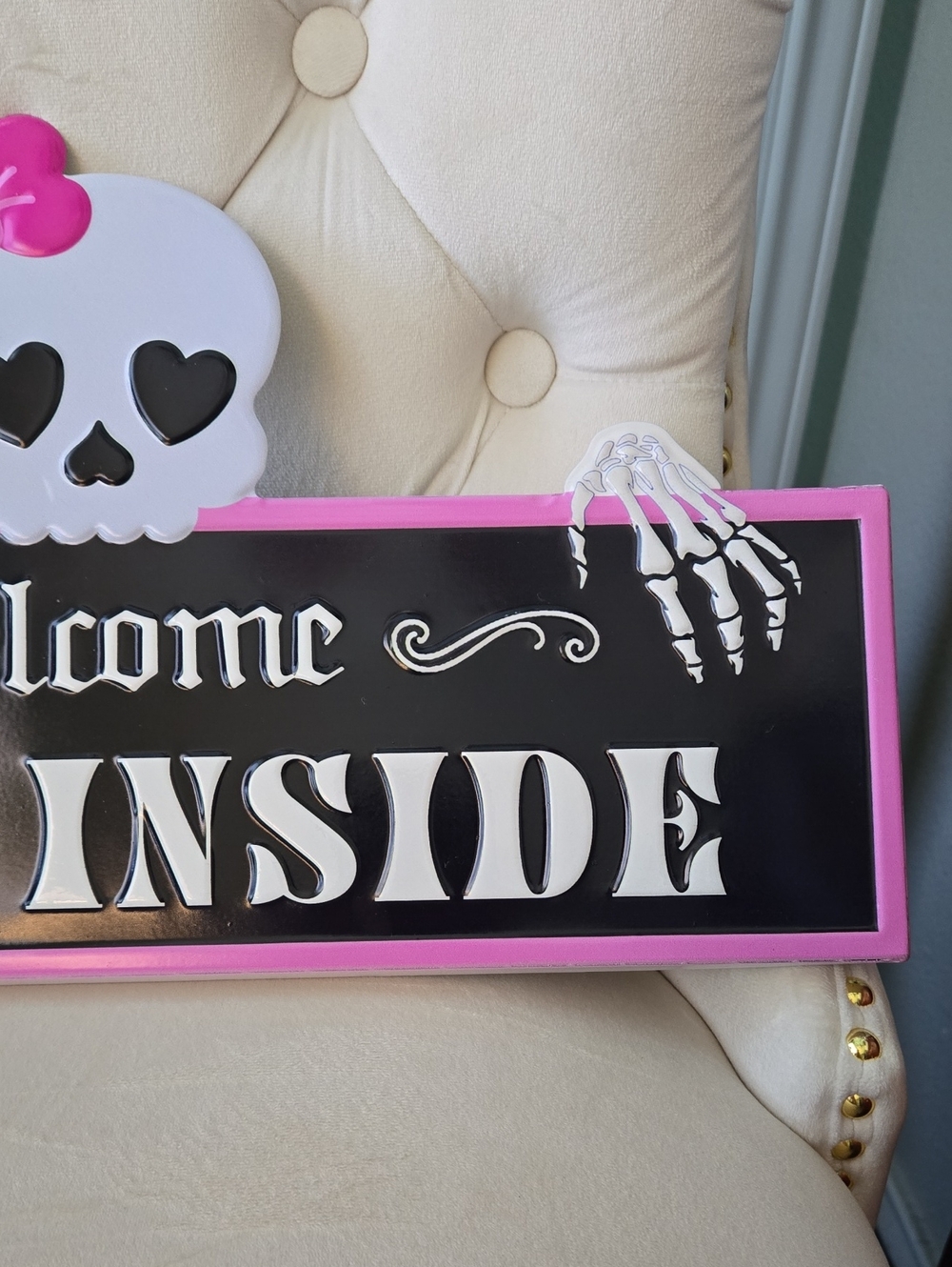 Michaels Halloween 2025 "Welcome Dead Inside" Skull Hanging Sign, NWT - Picture 8 of 10